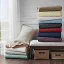 Quebec - Queen Reversible Bedspread Set - Red